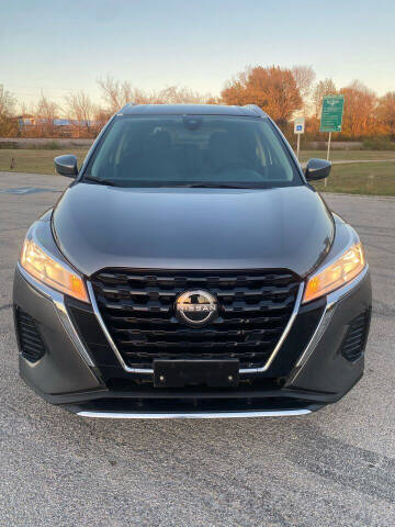 2022 Nissan Kicks SV FWD photo