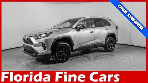 2022 Toyota RAV4 LE FWD photo