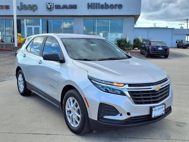 2022 Chevrolet Equinox LS FWD photo