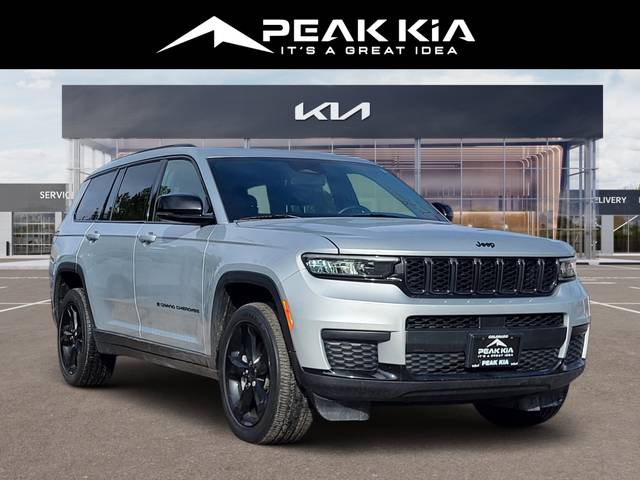 2022 Jeep Grand Cherokee L Altitude 4WD photo