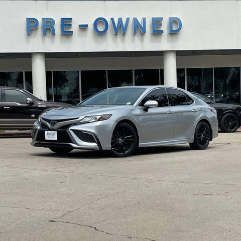 2022 Toyota Camry Hybrid XSE FWD photo