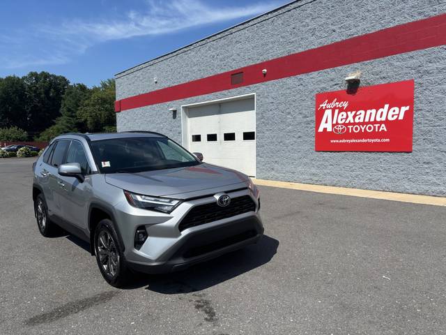 2022 Toyota RAV4 Hybrid XLE Premium AWD photo