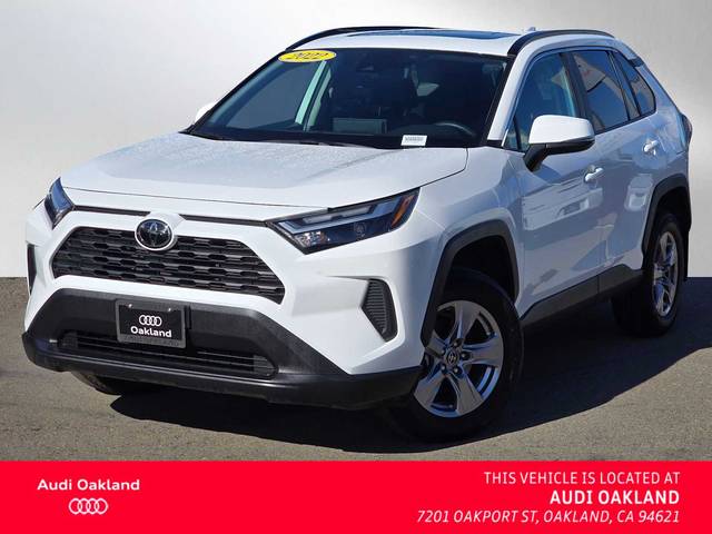 2022 Toyota RAV4 XLE FWD photo