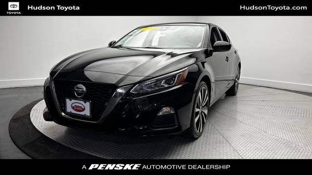 2022 Nissan Altima 2.5 SR AWD photo