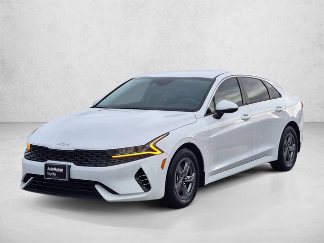 2022 Kia K5 LXS FWD photo
