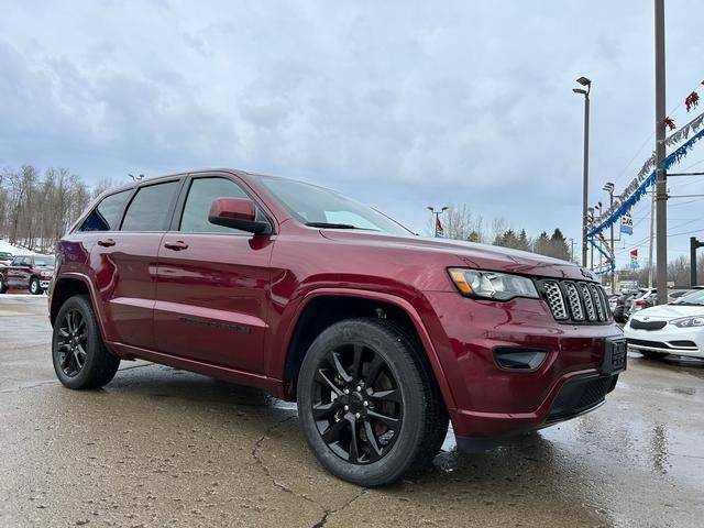 2022 Jeep Grand Cherokee Laredo X 4WD photo