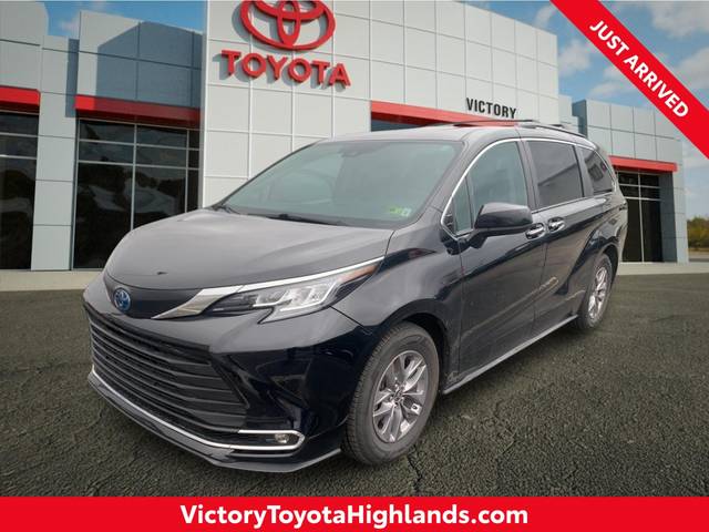 2022 Toyota Sienna XLE AWD photo