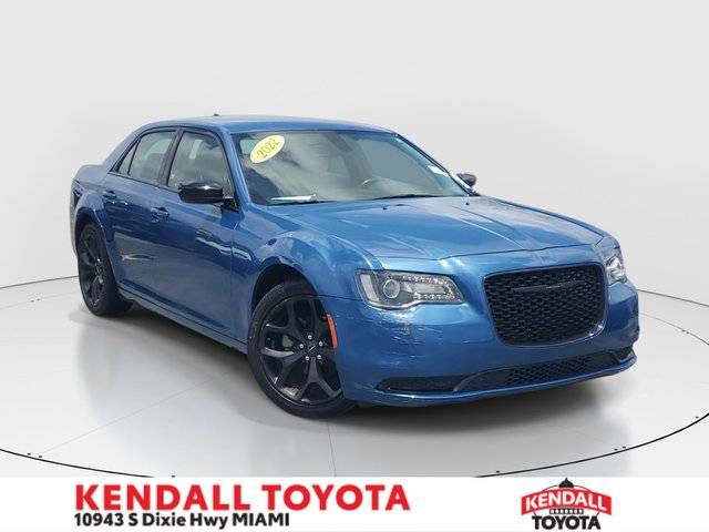 2022 Chrysler 300 Touring RWD photo