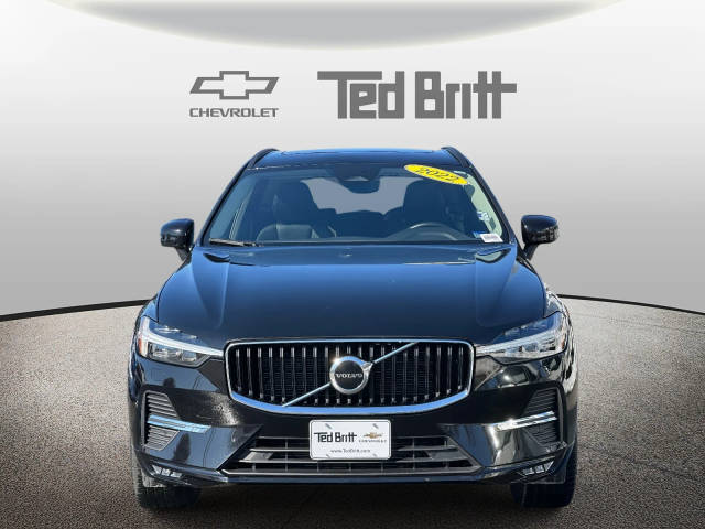 2022 Volvo XC60 Momentum AWD photo