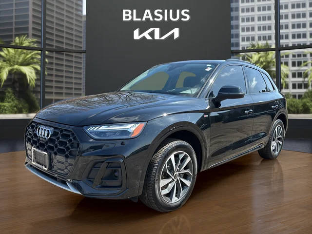 2022 Audi Q5 S line Prestige AWD photo