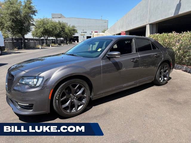 2022 Chrysler 300 Touring L RWD photo
