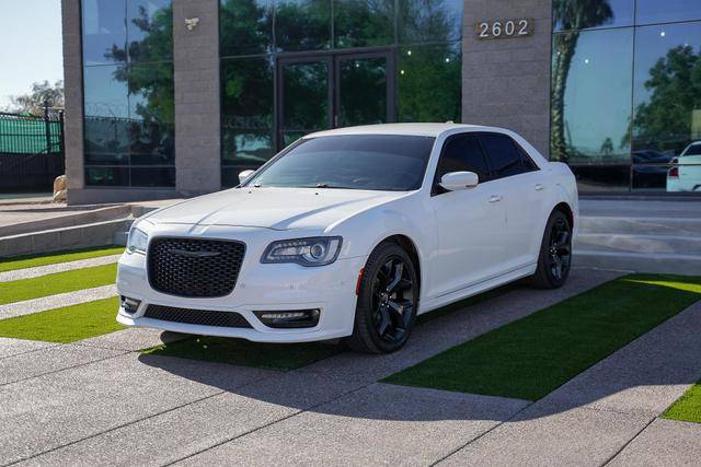 2022 Chrysler 300 Touring L RWD photo