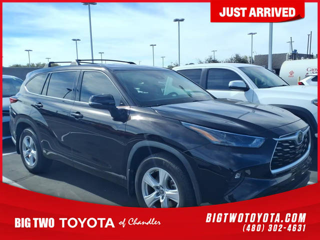2022 Toyota Highlander LE FWD photo