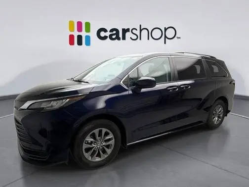 2022 Toyota Sienna LE FWD photo