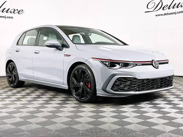 2022 Volkswagen Golf GTI SE FWD photo