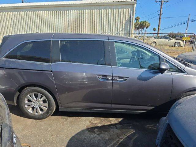 2016 Honda Odyssey SE FWD photo