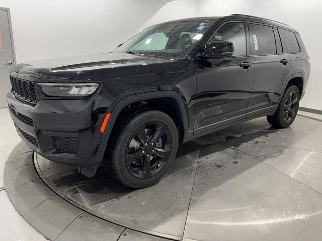 2022 Jeep Grand Cherokee L Altitude 4WD photo