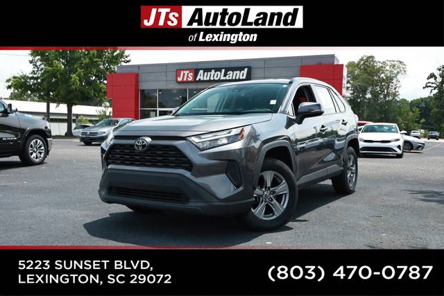 2022 Toyota RAV4 XLE FWD photo