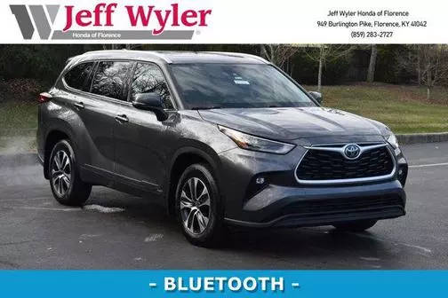 2022 Toyota Highlander Hybrid XLE AWD photo