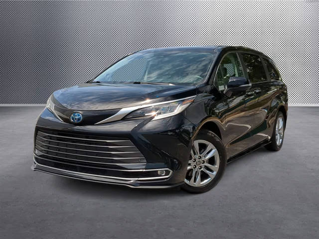 2022 Toyota Sienna Limited FWD photo