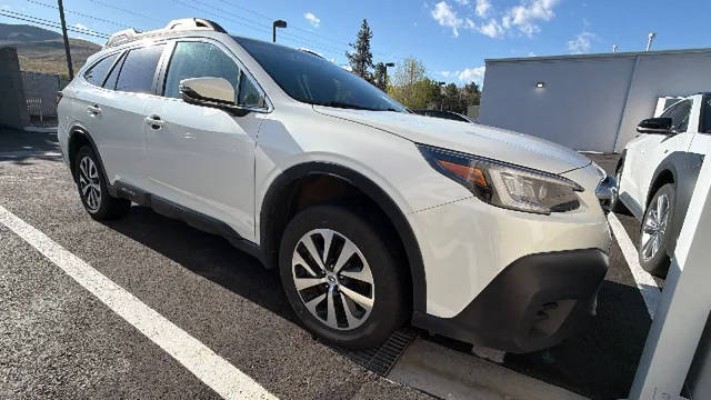 2022 Subaru Outback Premium AWD photo