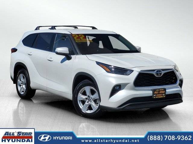 2022 Toyota Highlander LE FWD photo
