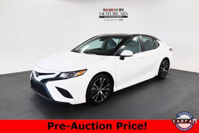 2019 Toyota Camry SE FWD photo