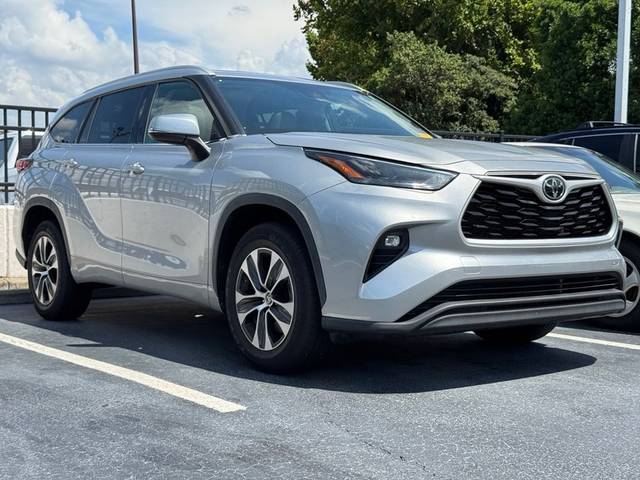 2022 Toyota Highlander XLE FWD photo