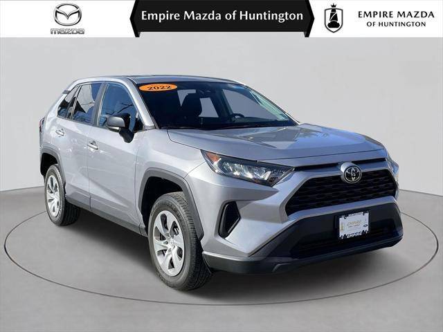 2022 Toyota RAV4 LE AWD photo