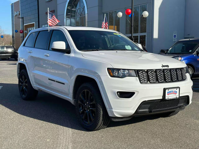 2022 Jeep Grand Cherokee Laredo X 4WD photo