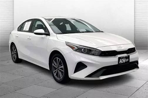 2022 Kia Forte LXS FWD photo