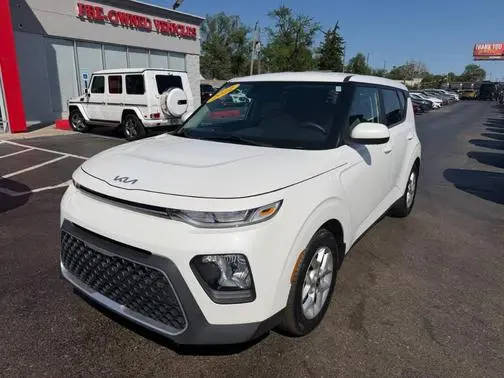 2022 Kia Soul LX FWD photo