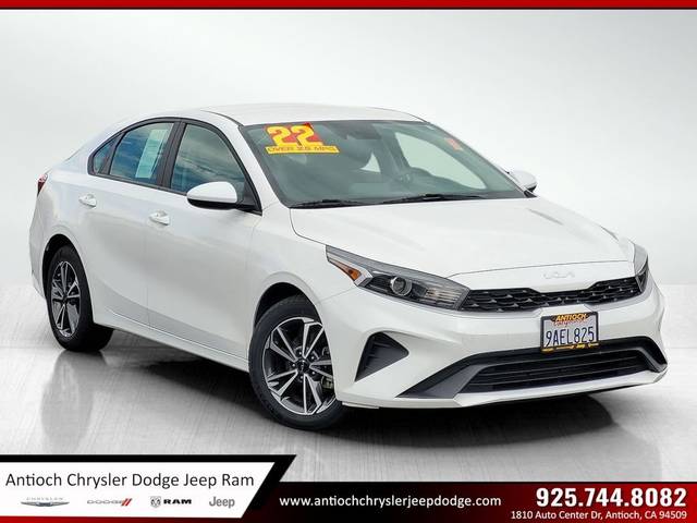 2022 Kia Forte LXS FWD photo
