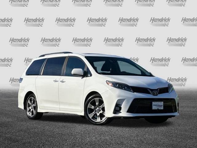 2019 Toyota Sienna SE FWD photo