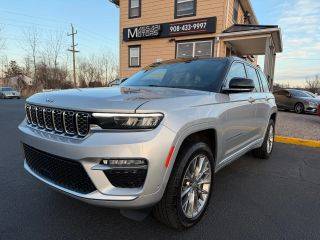 2022 Jeep Grand Cherokee Summit 4WD photo