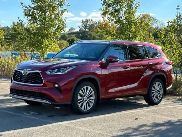 2022 Toyota Highlander Platinum AWD photo