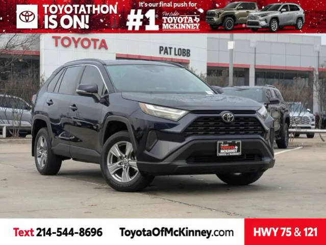 2022 Toyota RAV4 XLE FWD photo