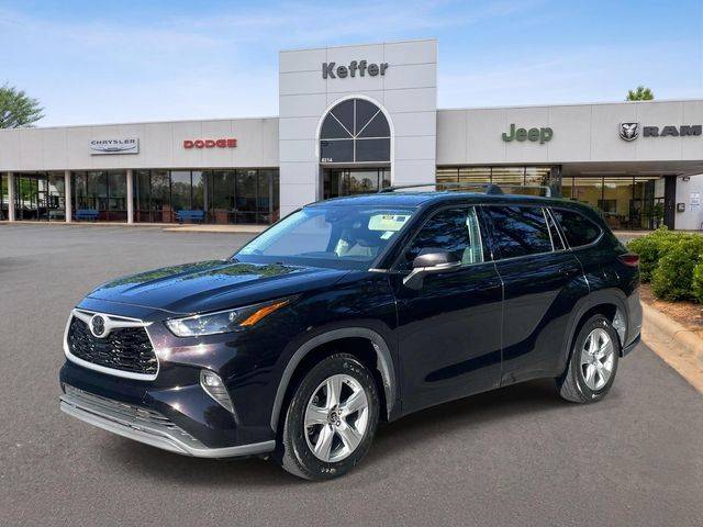 2022 Toyota Highlander LE FWD photo