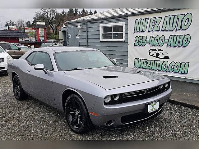 2016 Dodge Challenger SXT RWD photo