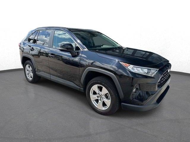 2020 Toyota RAV4 XLE FWD photo