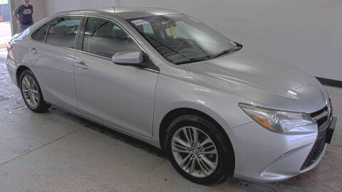 2017 Toyota Camry FWD photo