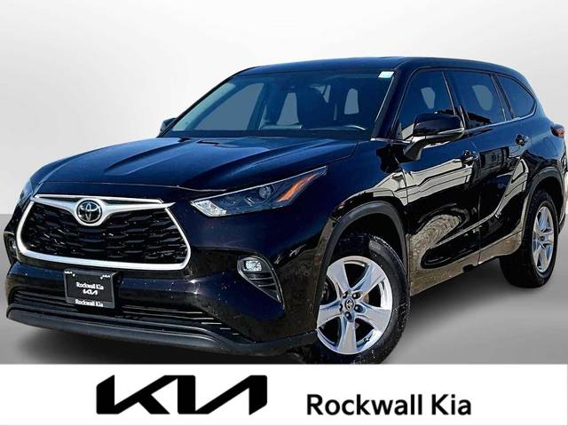 2022 Toyota Highlander LE FWD photo