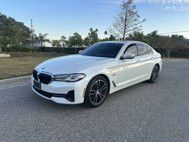 2022 BMW 5 Series 530e RWD photo