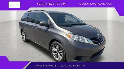2015 Toyota Sienna LE FWD photo