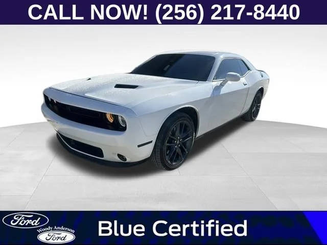 2022 Dodge Challenger SXT AWD photo