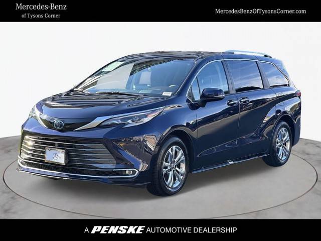 2022 Toyota Sienna Platinum AWD photo