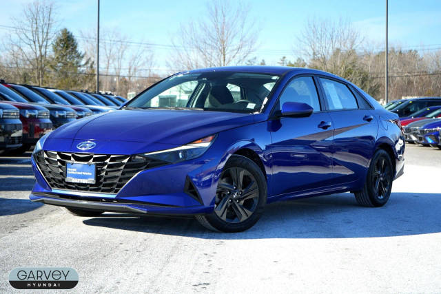 2022 Hyundai Elantra SEL FWD photo