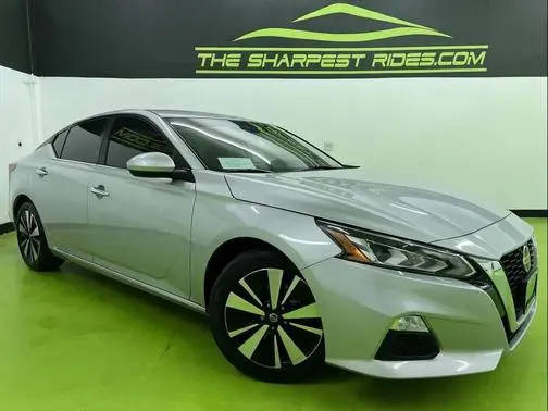 2022 Nissan Altima 2.5 SV FWD photo
