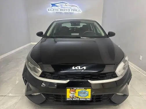2022 Kia Forte LXS FWD photo