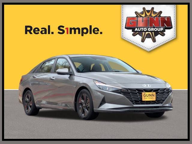 2022 Hyundai Elantra SEL FWD photo